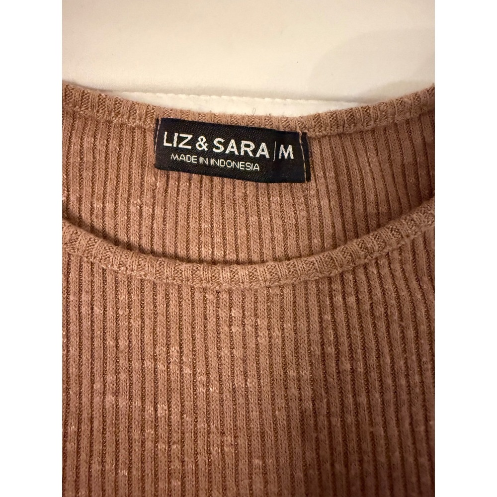 Liz & Sara Brown Ribbed Lettuce Edge Baby Tee Short Sleeve Crew Neck Top Medium - Picture 2 of 5